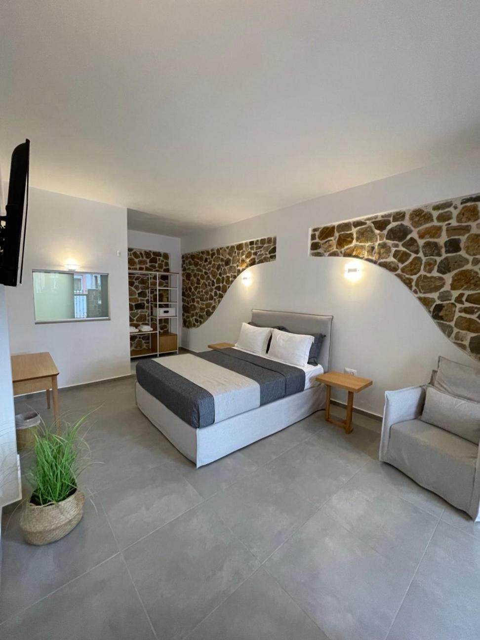 Trocadero Luxury Suites Ermioni Luaran gambar