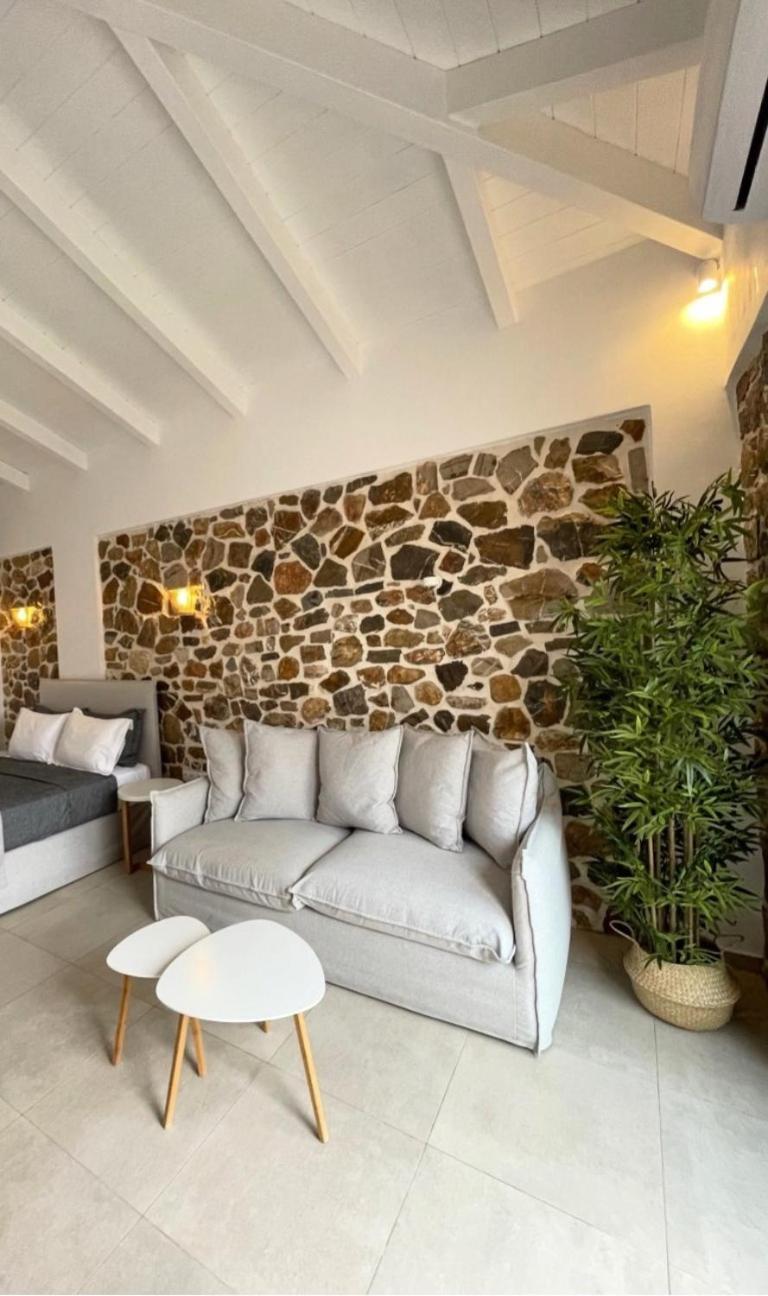 Trocadero Luxury Suites Ermioni Luaran gambar