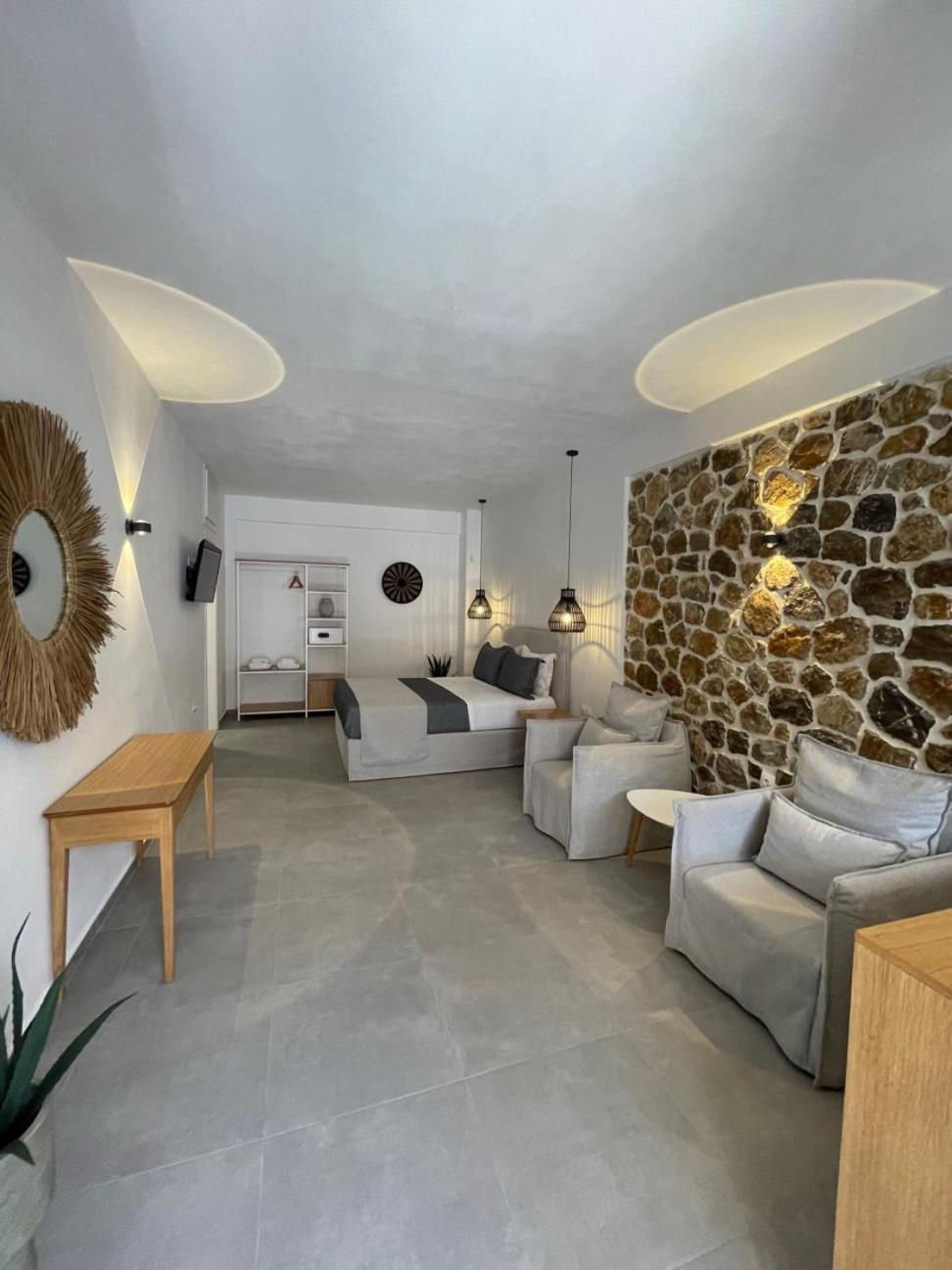 Trocadero Luxury Suites Ermioni Luaran gambar