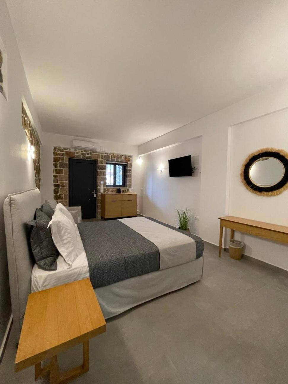 Trocadero Luxury Suites Ermioni Luaran gambar