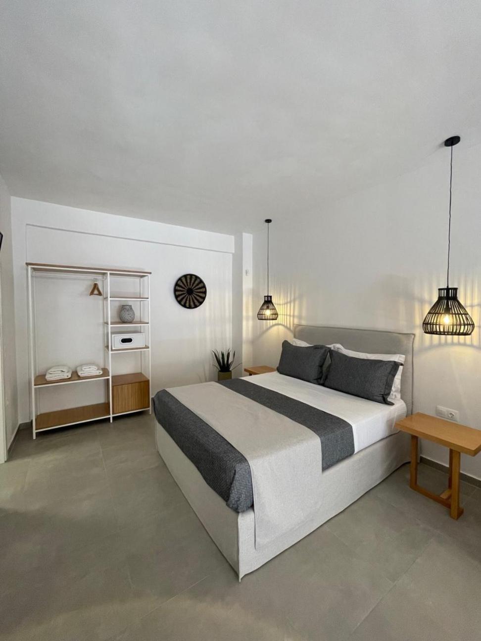 Trocadero Luxury Suites Ermioni Luaran gambar