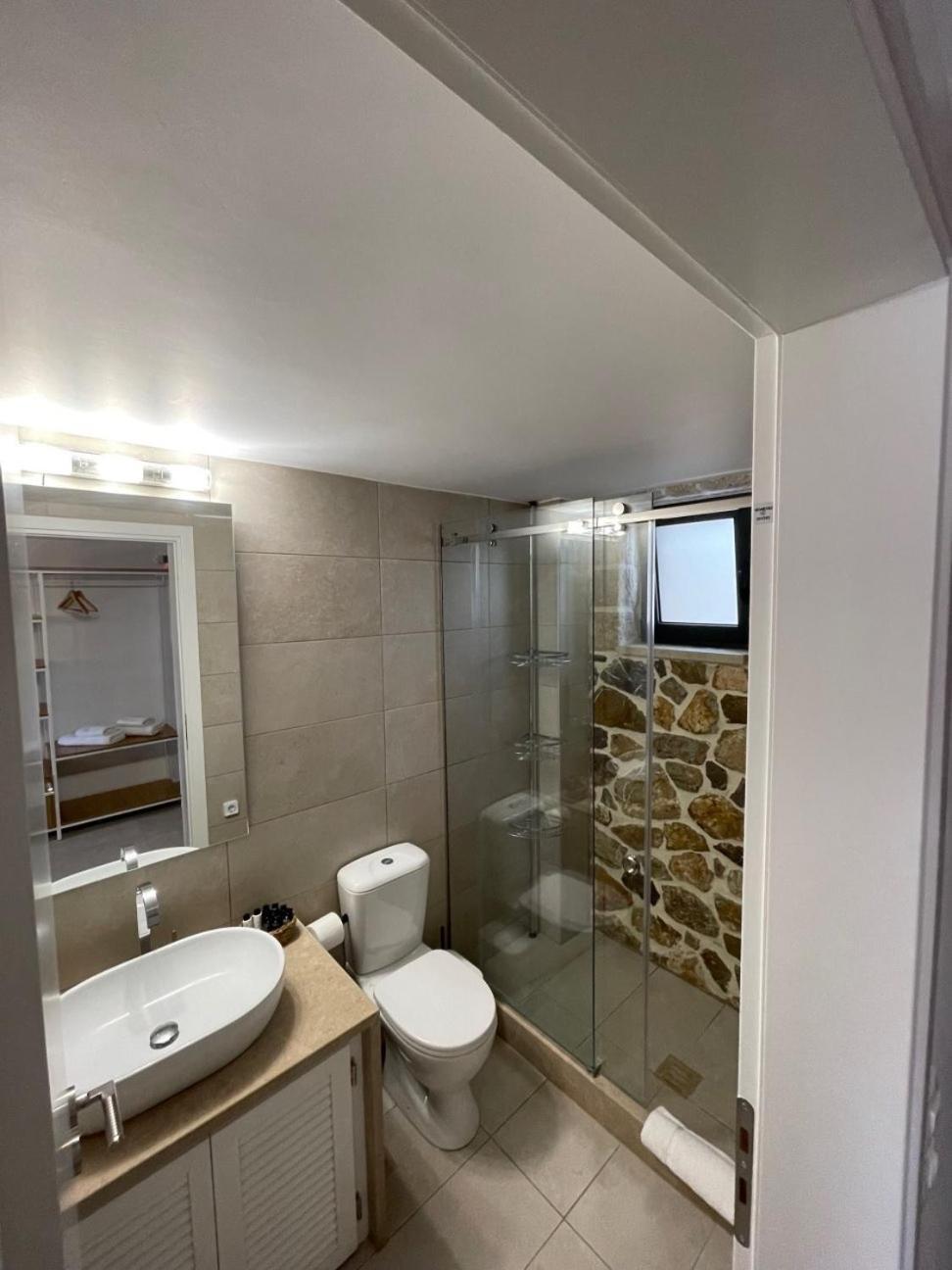 Trocadero Luxury Suites Ermioni Luaran gambar