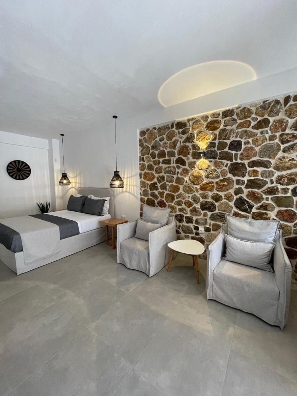 Trocadero Luxury Suites Ermioni Luaran gambar