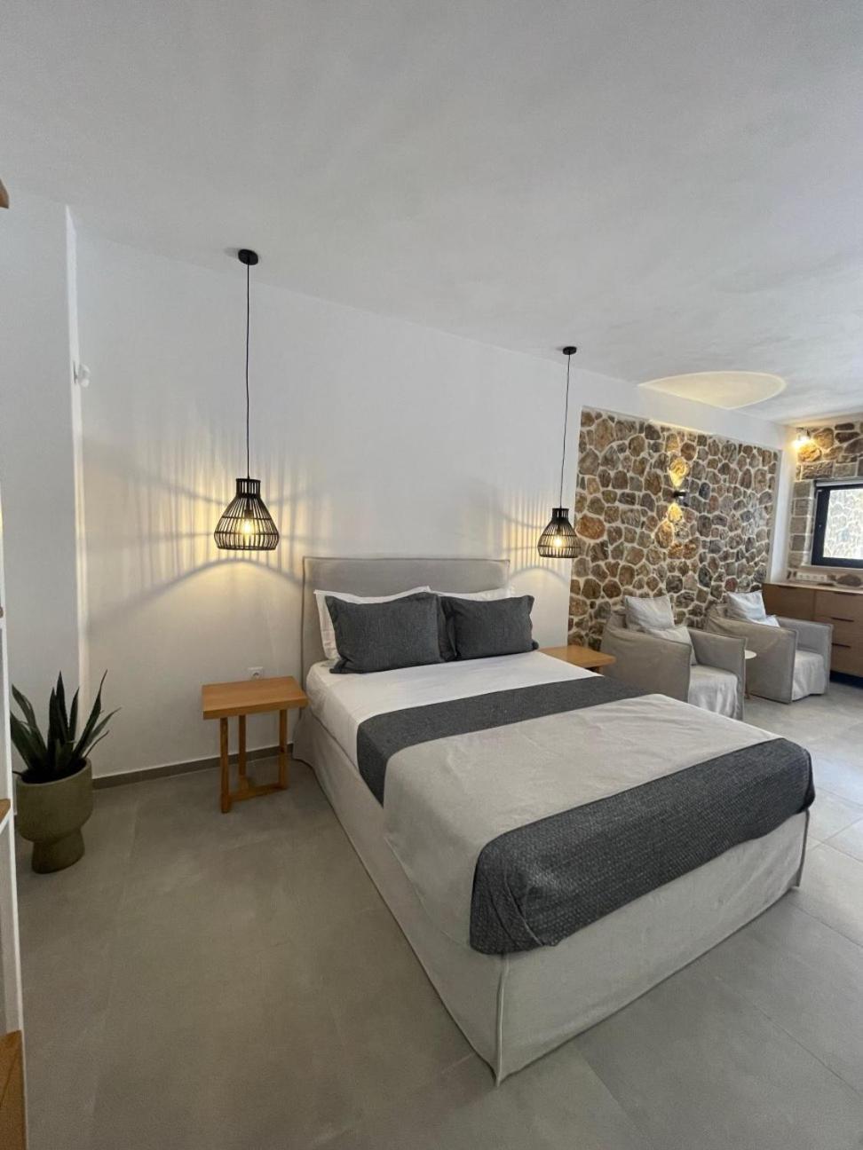 Trocadero Luxury Suites Ermioni Luaran gambar