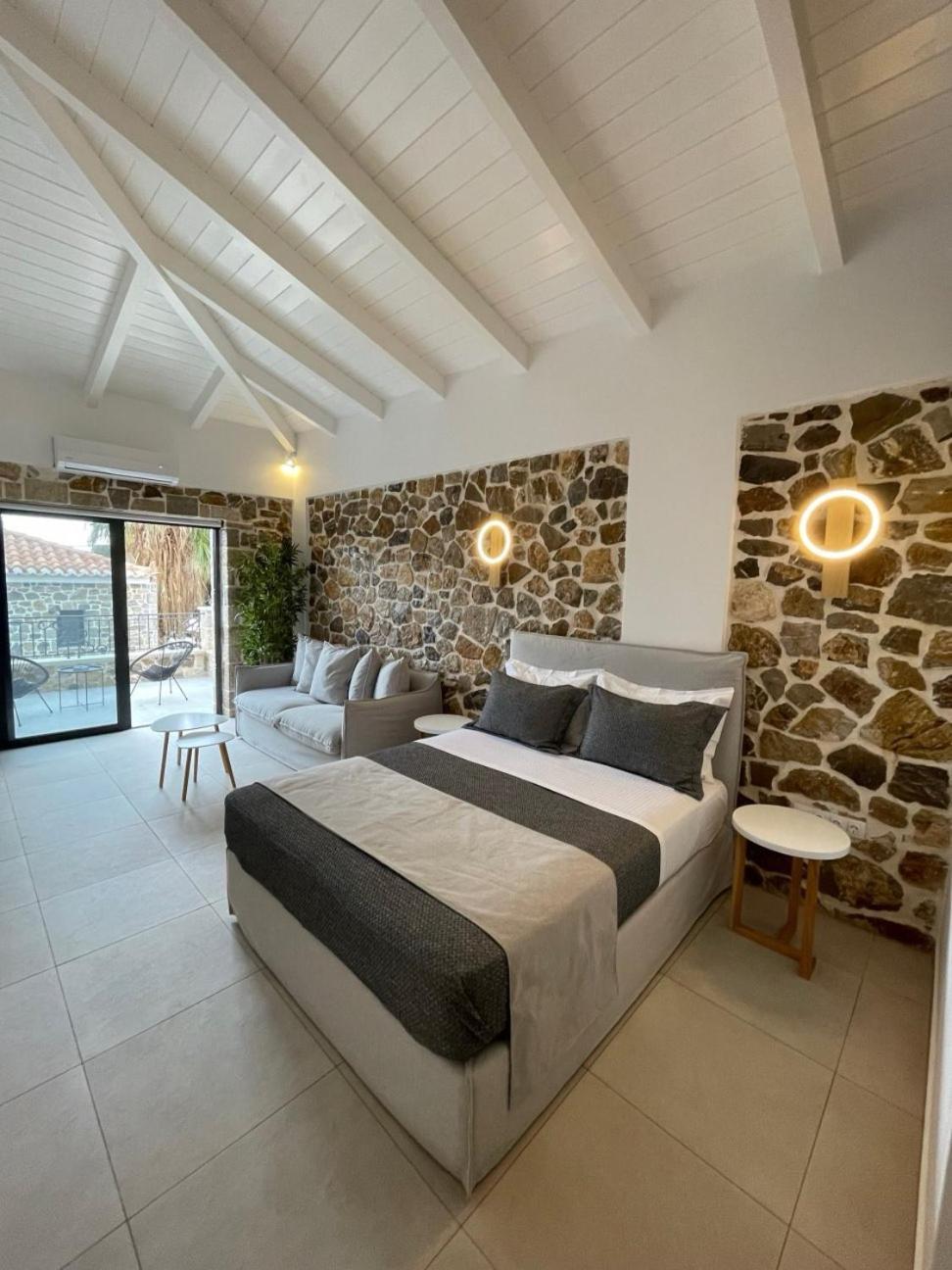 Trocadero Luxury Suites Ermioni Luaran gambar