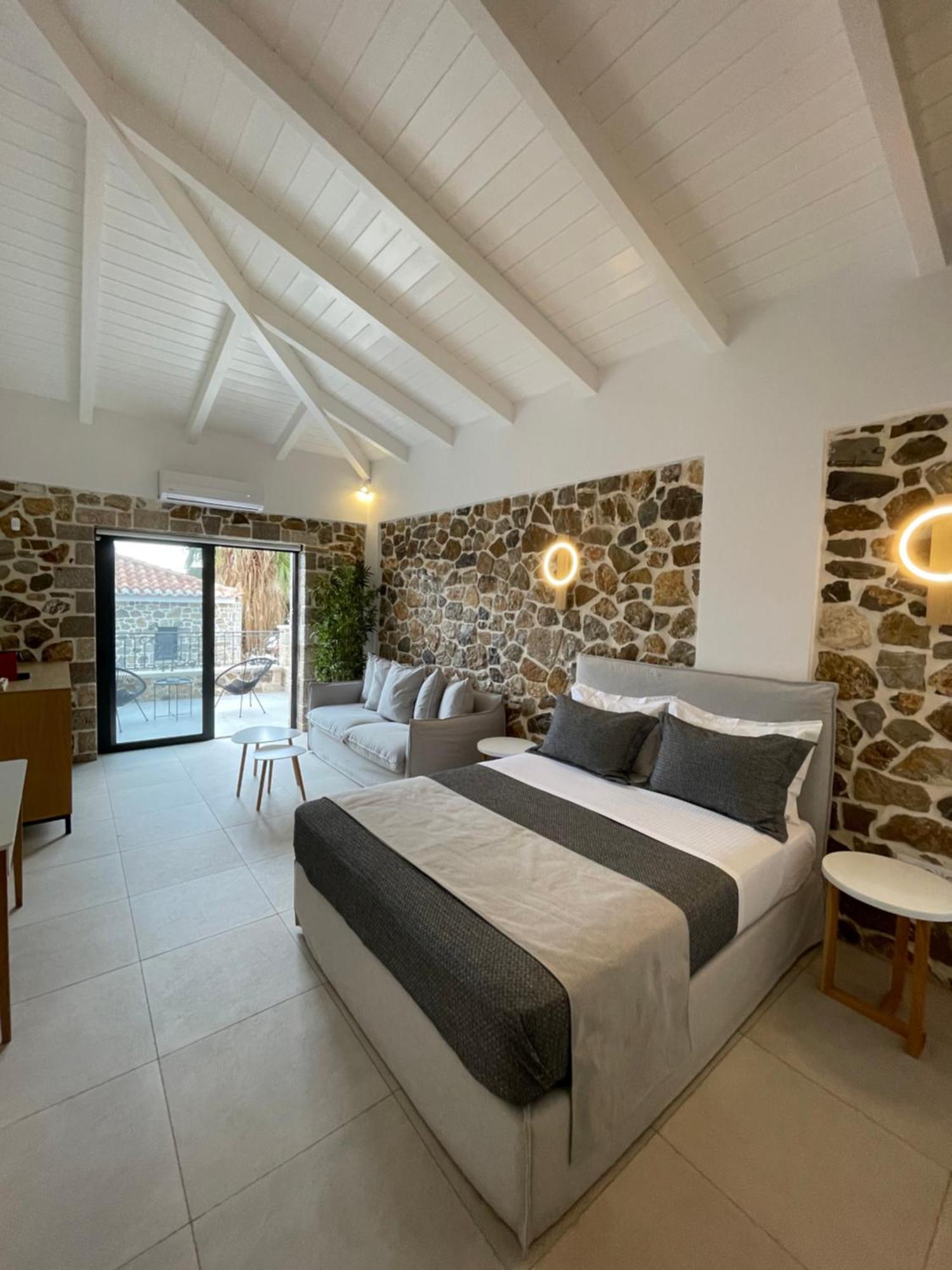 Trocadero Luxury Suites Ermioni Luaran gambar